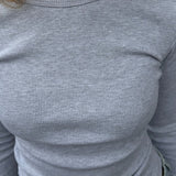 Basic Ribbet Bluse - Grå