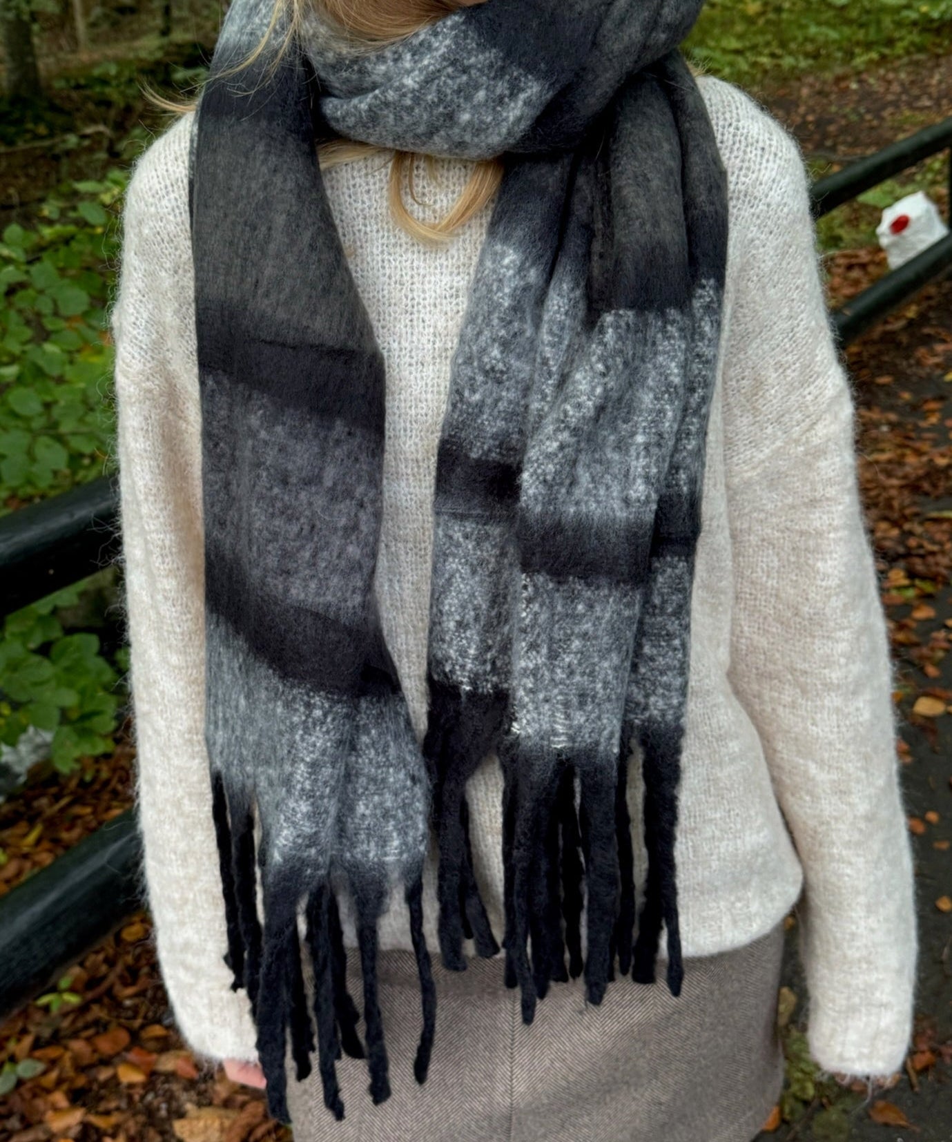 Celia Tørklæde - Grå - ByStenholt.dk