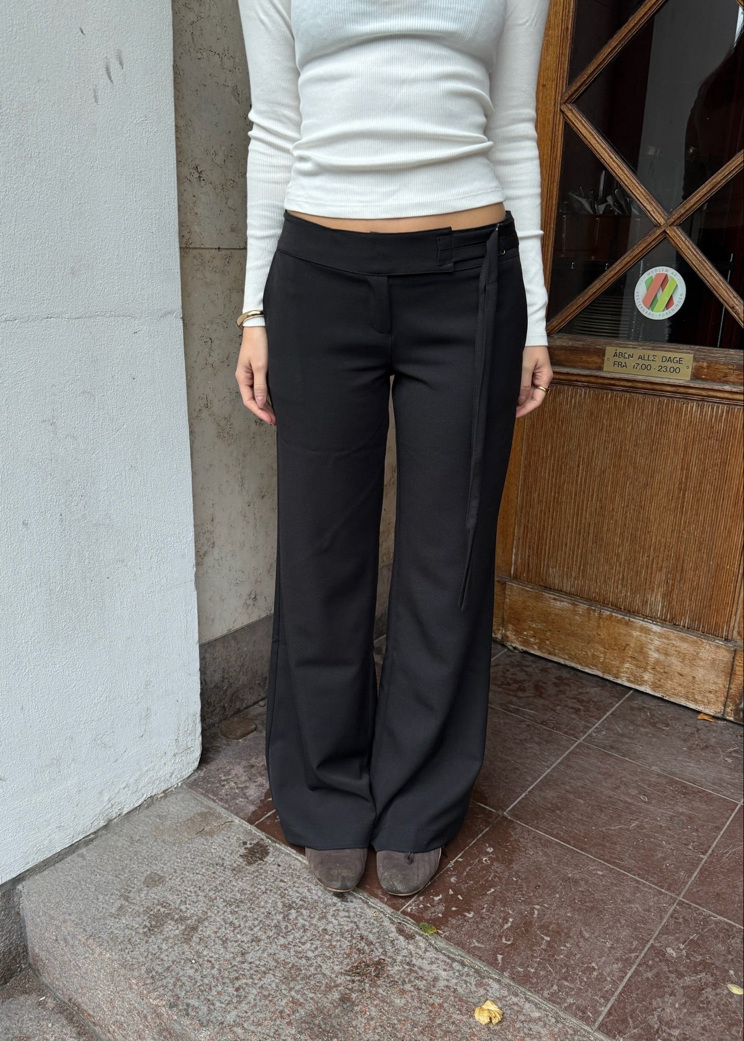 Low Waist Bukser med Spænde - Sort - ByStenholt.dk