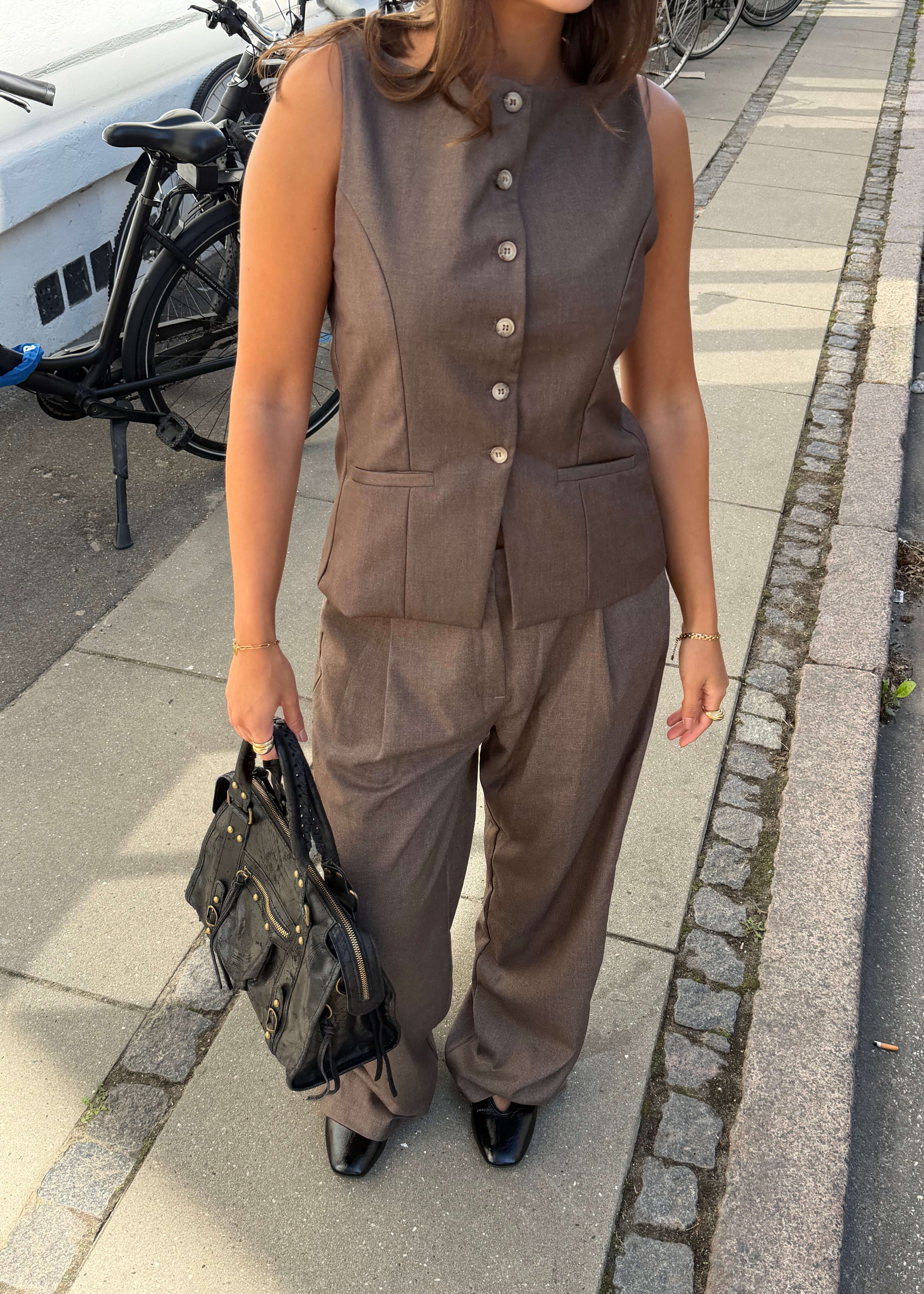 165 - M