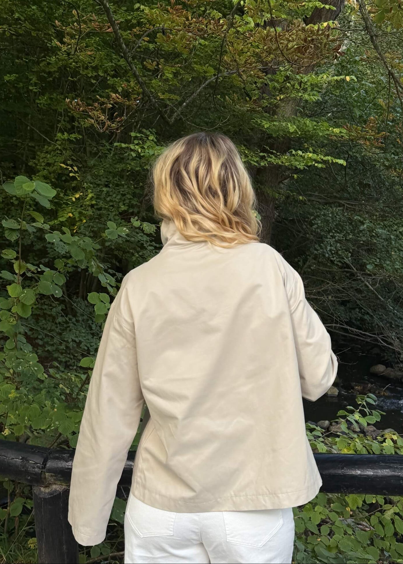 Alva Kort Trenchcoat - Beige - ByStenholt.dk