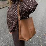 Amara Jakke med Polkaprikker - Brun/Hvid - ByStenholt.dk