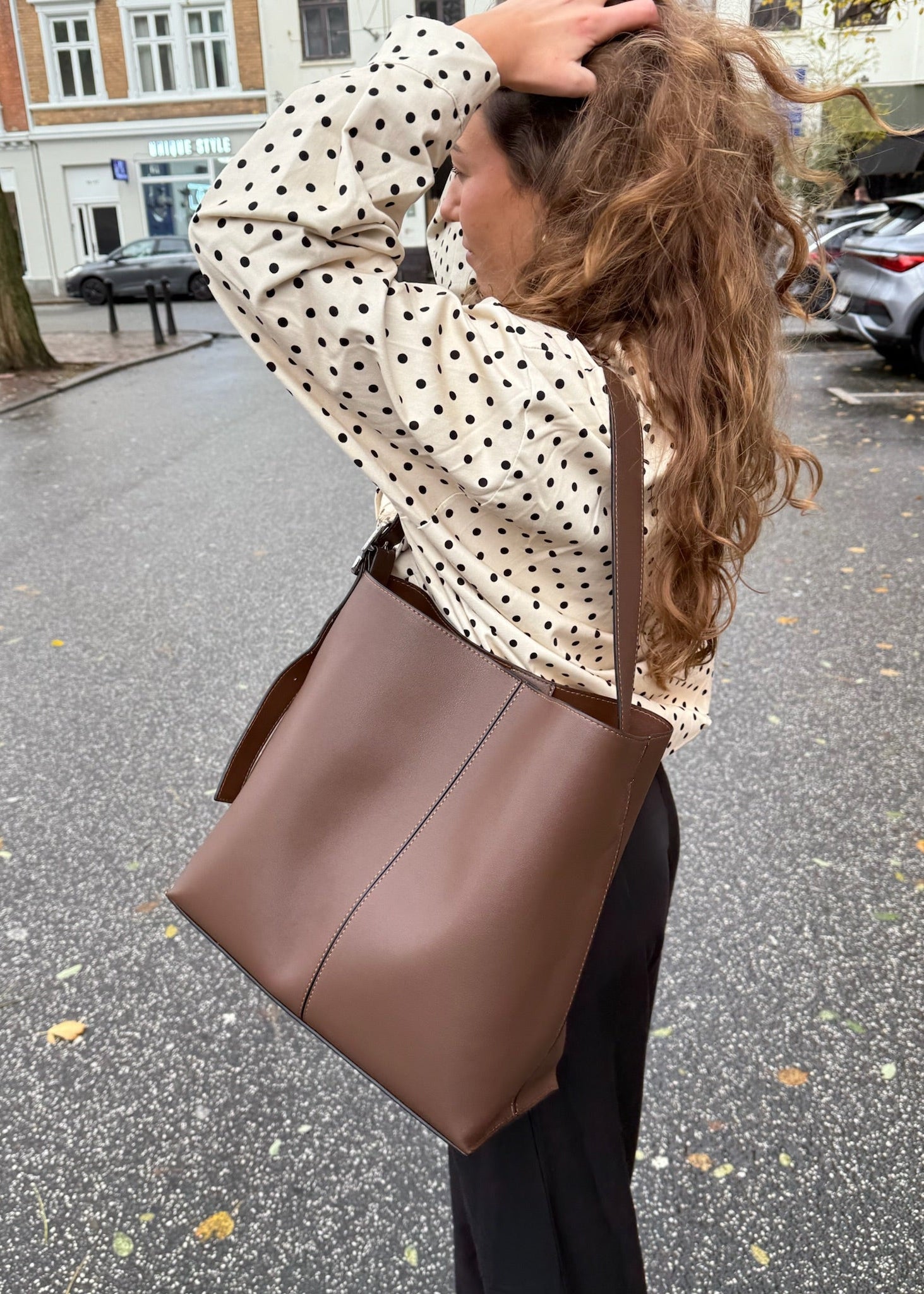 Ava Skuldertaske - Brun - ByStenholt.dk