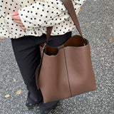 Ava Skuldertaske - Brun - ByStenholt.dk