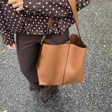 Ava Skuldertaske - Camel - ByStenholt.dk