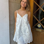 Broderet Ava Kjole med Åben Ryg - Hvid - ByStenholt.dk