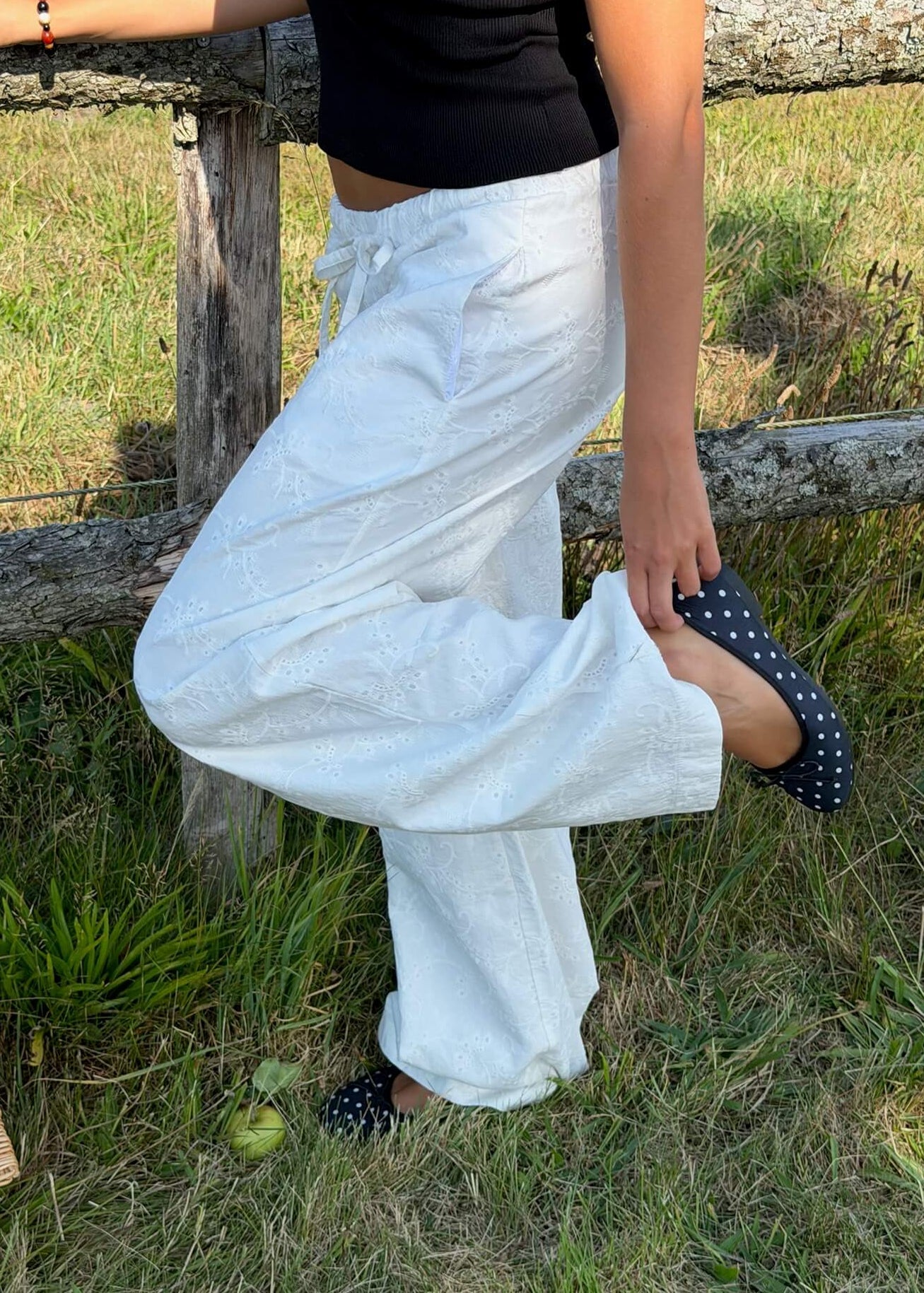 Broderet Low Waist Bukser - Hvid - ByStenholt.dk