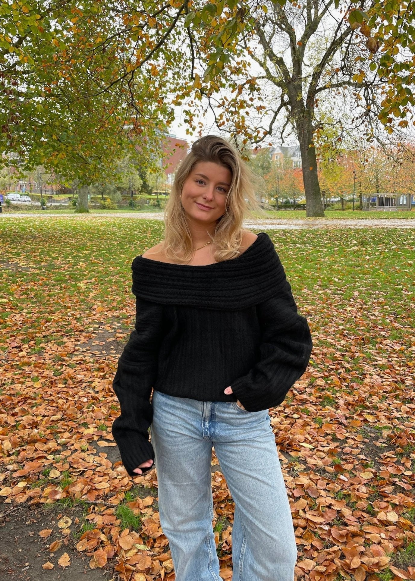 Chunky Off Shoulder Strik - Sort - ByStenholt.dk