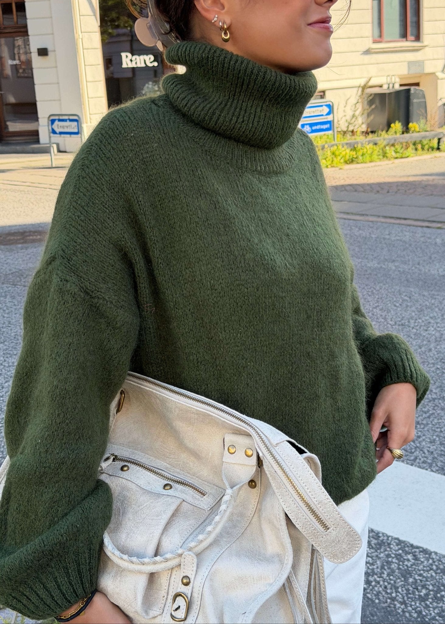 Cozy Højhalset Strik - Khaki - ByStenholt.dk