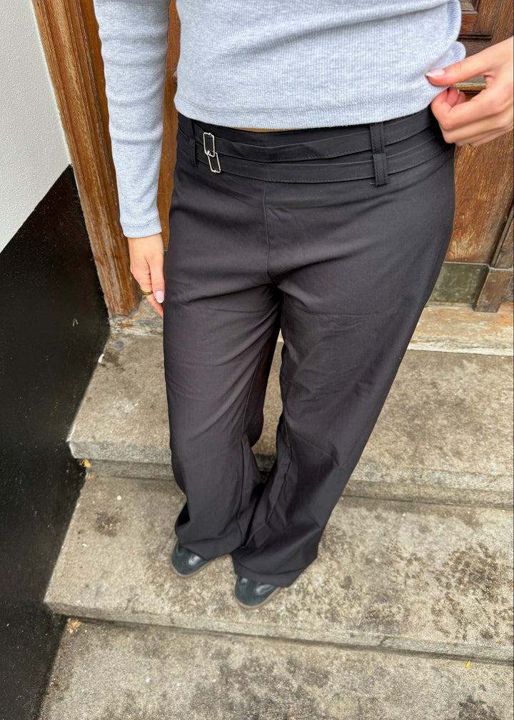 Elira Low Waist Bukser - Sort - ByStenholt.dk