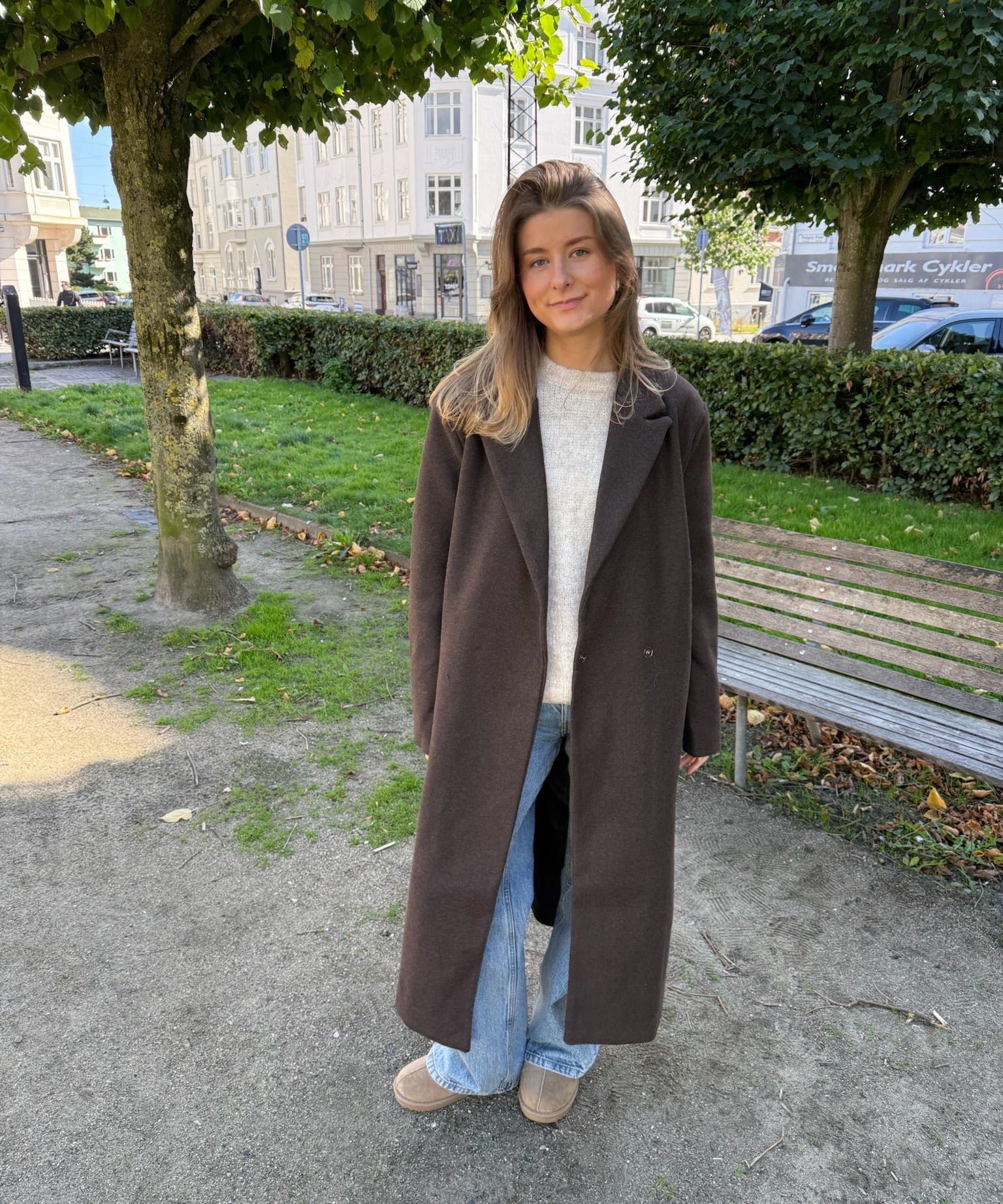 Emma Lang Coat med bælte - Brun - ByStenholt.dk