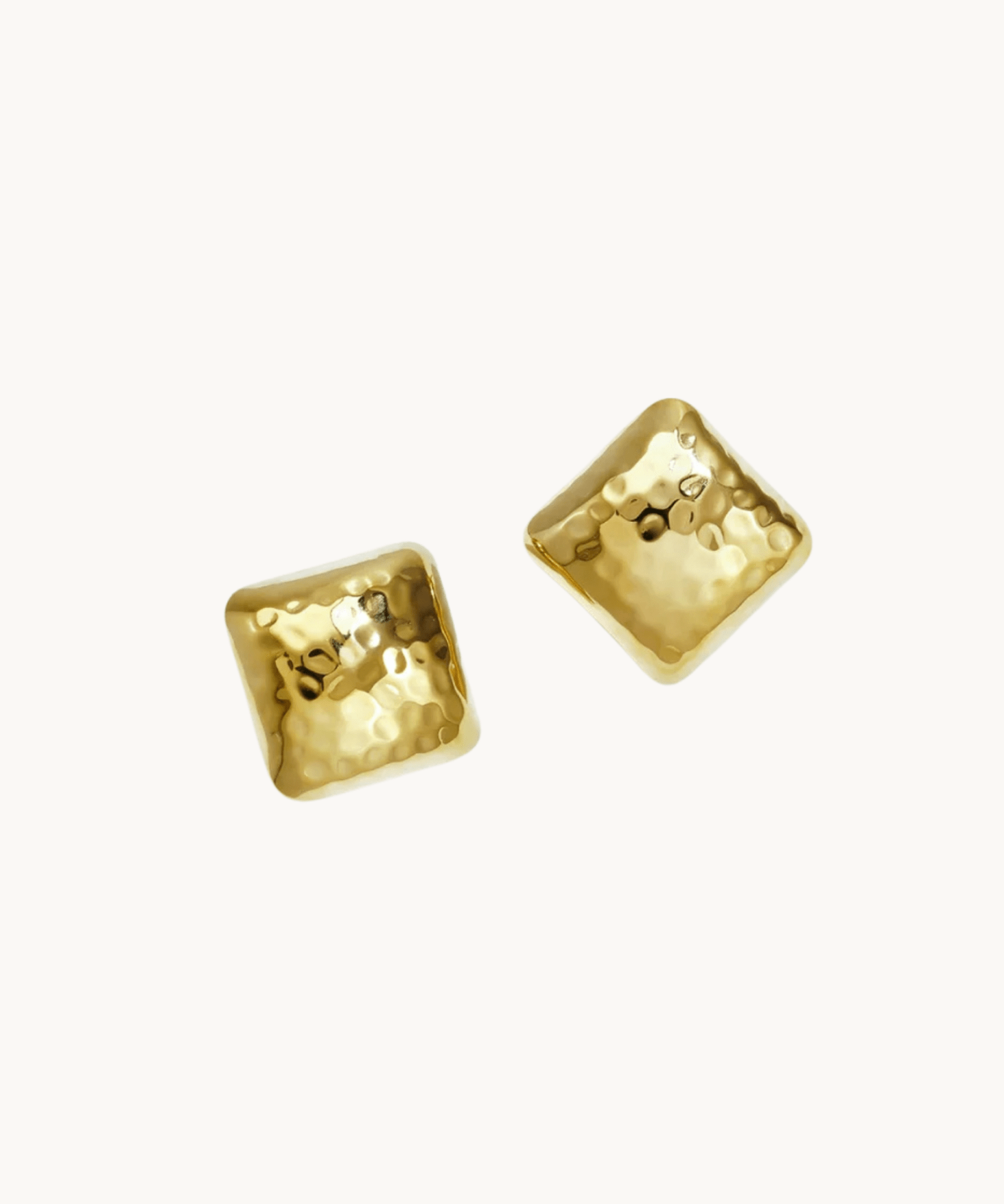 Hammered Square Øreringe - Guldbelagt - ByStenholt.dk