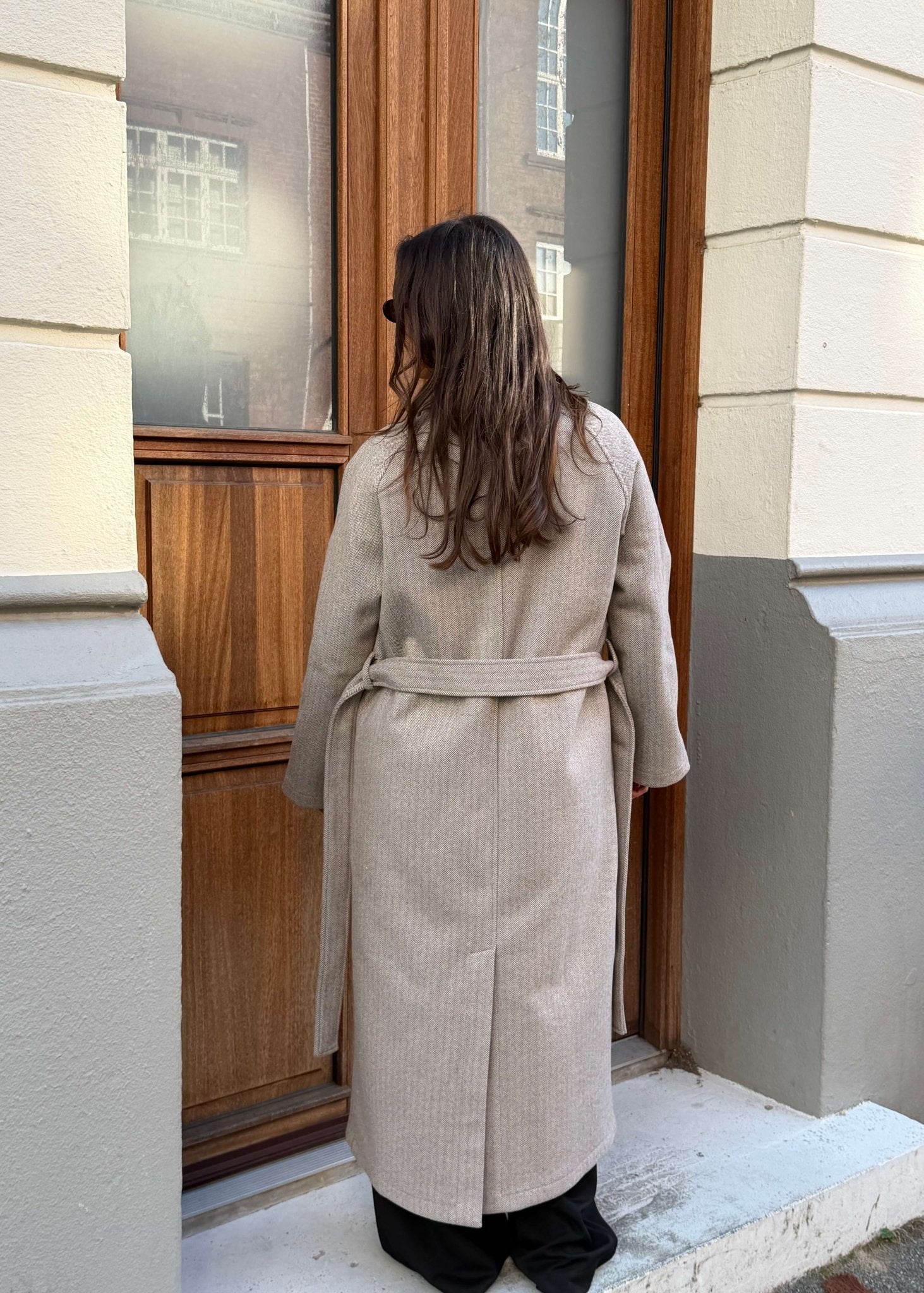 Isabel Lang Frakke - Beige - ByStenholt.dk
