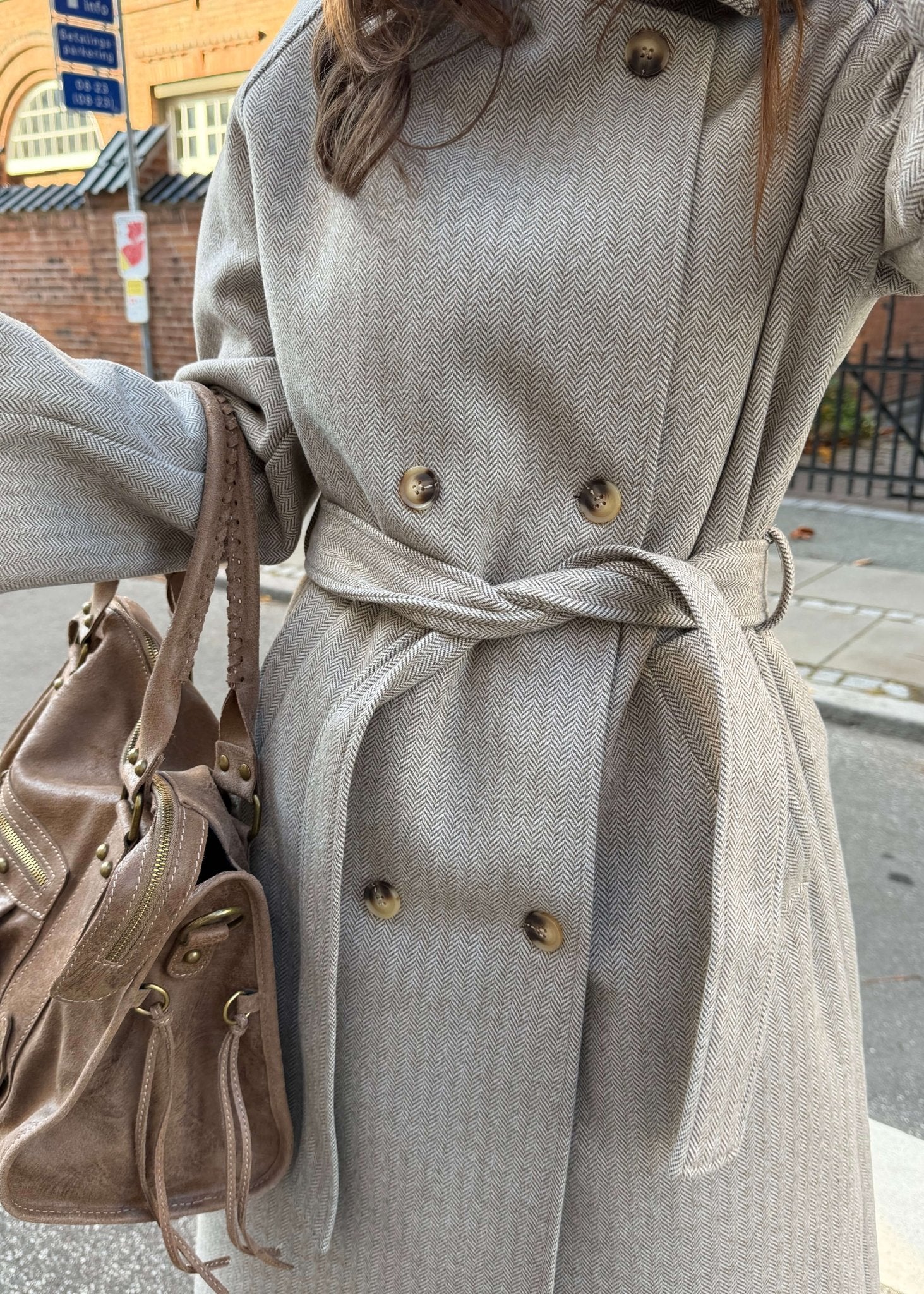 Isabel Lang Frakke - Beige - ByStenholt.dk