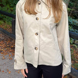 Klassisk Kort Trenchcoat - Beige - ByStenholt.dk