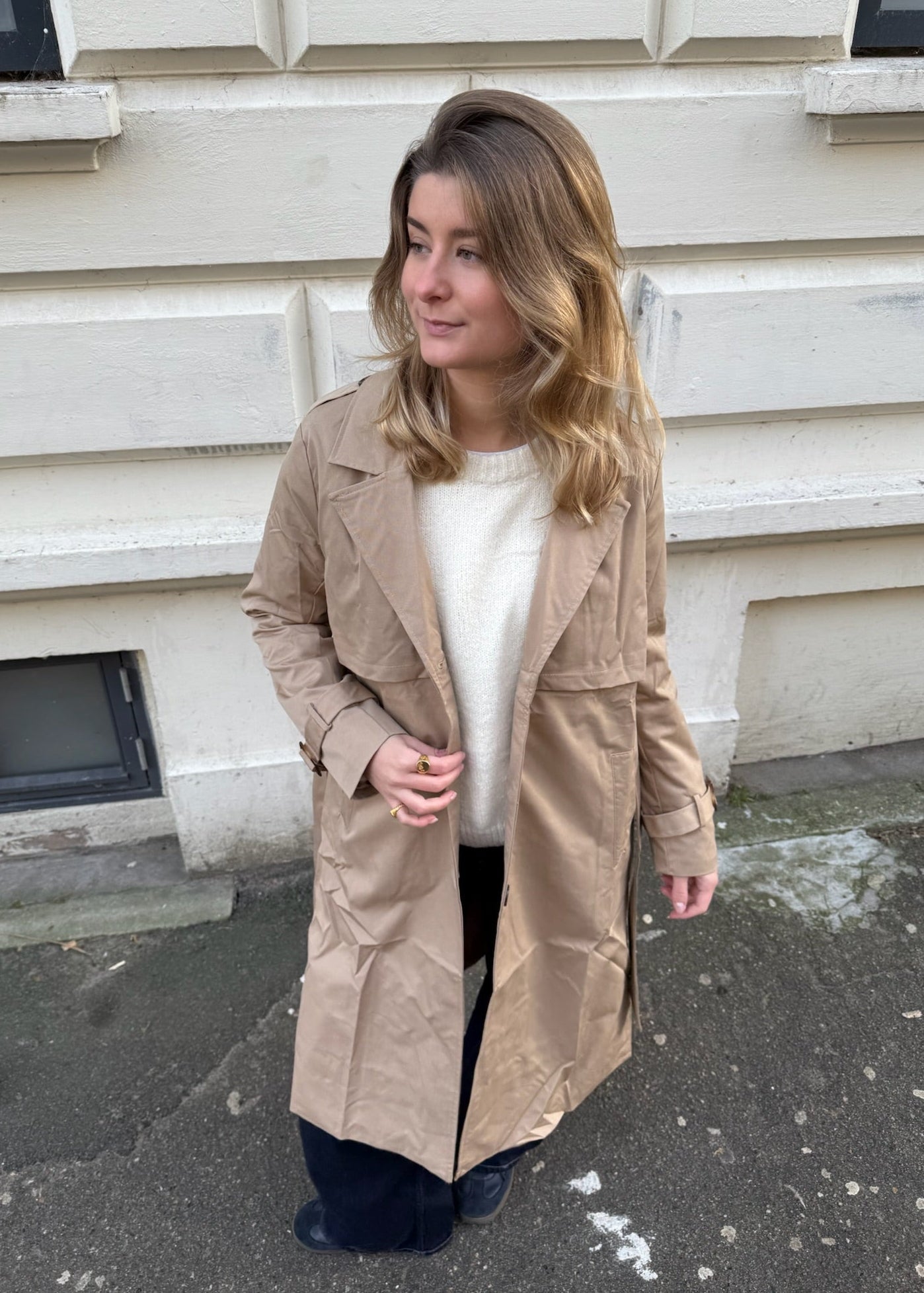 Lang Trenchcoat - Beige - ByStenholt.dk