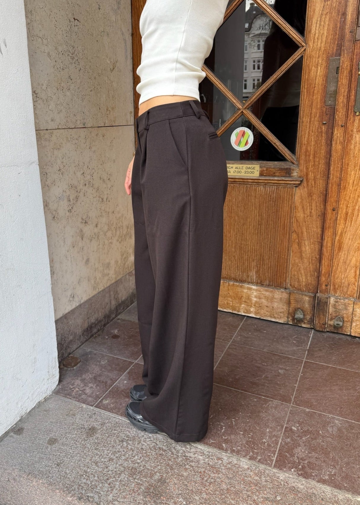Lara Vide Habitbukser - Mørkebrun - ByStenholt.dk