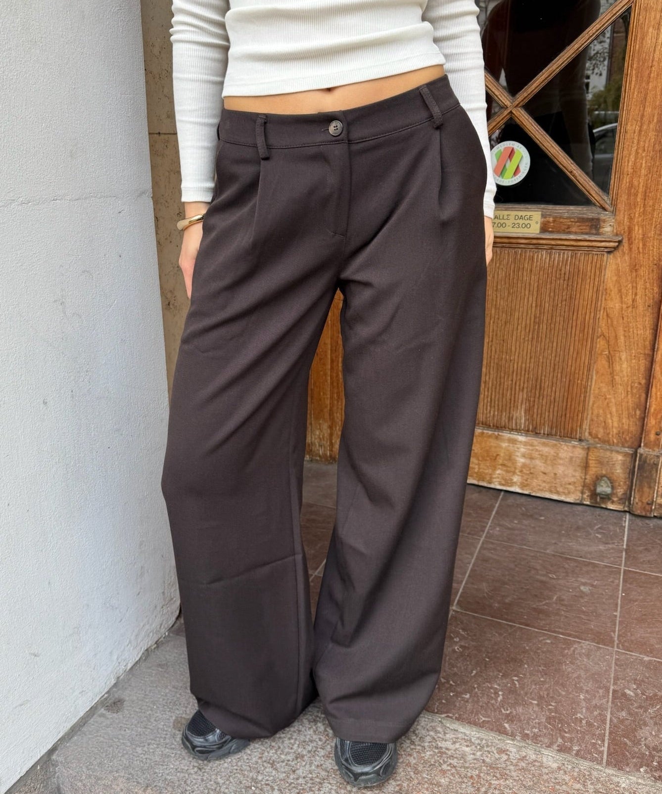 Lara Vide Habitbukser - Mørkebrun - ByStenholt.dk