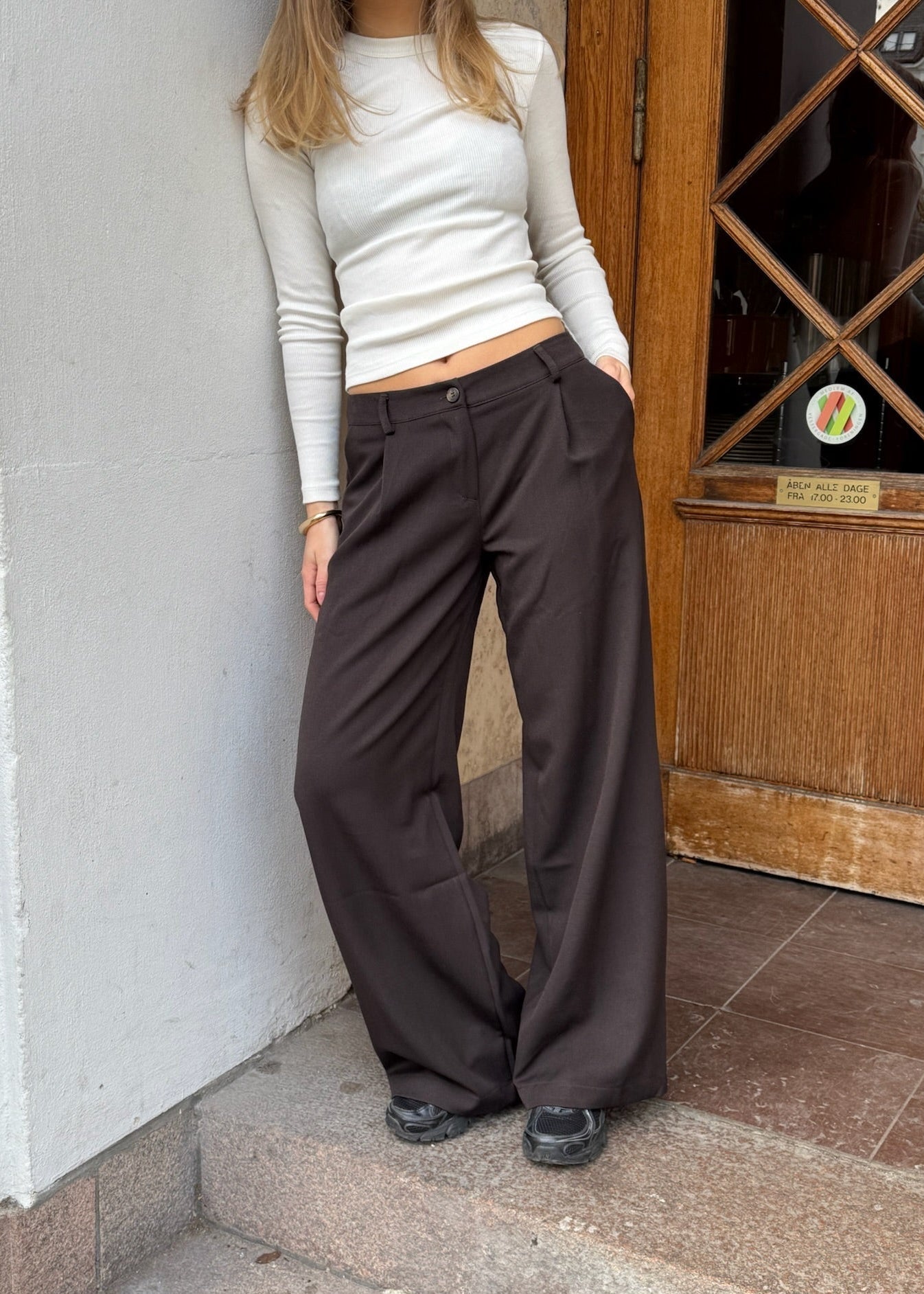 Lara Vide Habitbukser - Mørkebrun - ByStenholt.dk