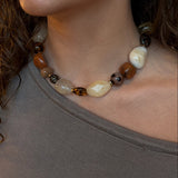 Laura Perlehalskæde - Brun - ByStenholt.dk