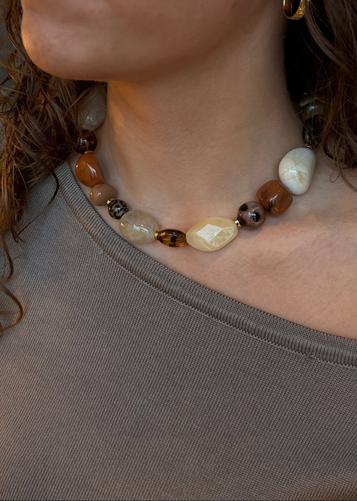 Laura Perlehalskæde - Brun - ByStenholt.dk