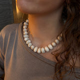 Leah Perlehalskæde - Beige - ByStenholt.dk