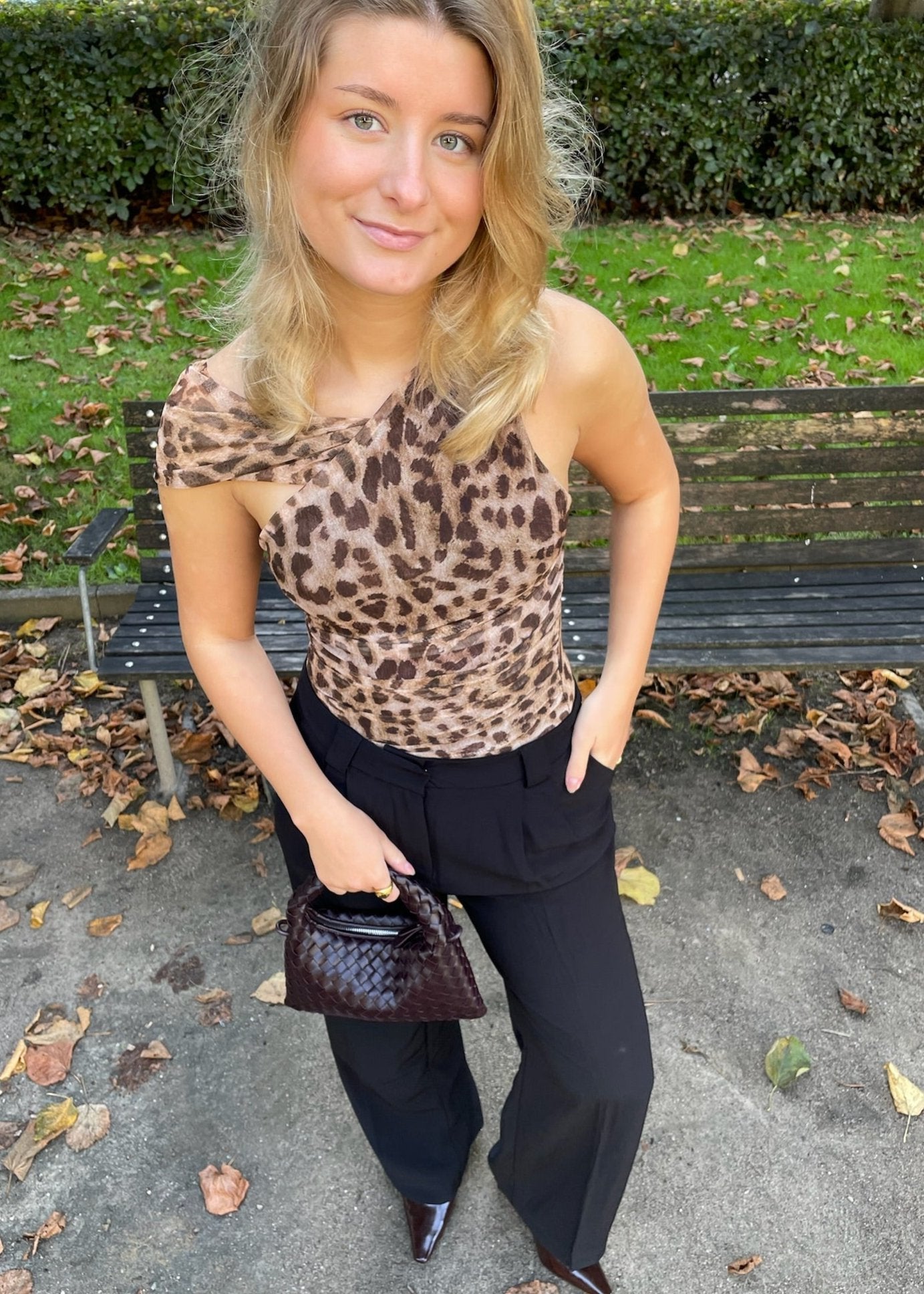 Leopard Asymmetrisk Top - ByStenholt.dk