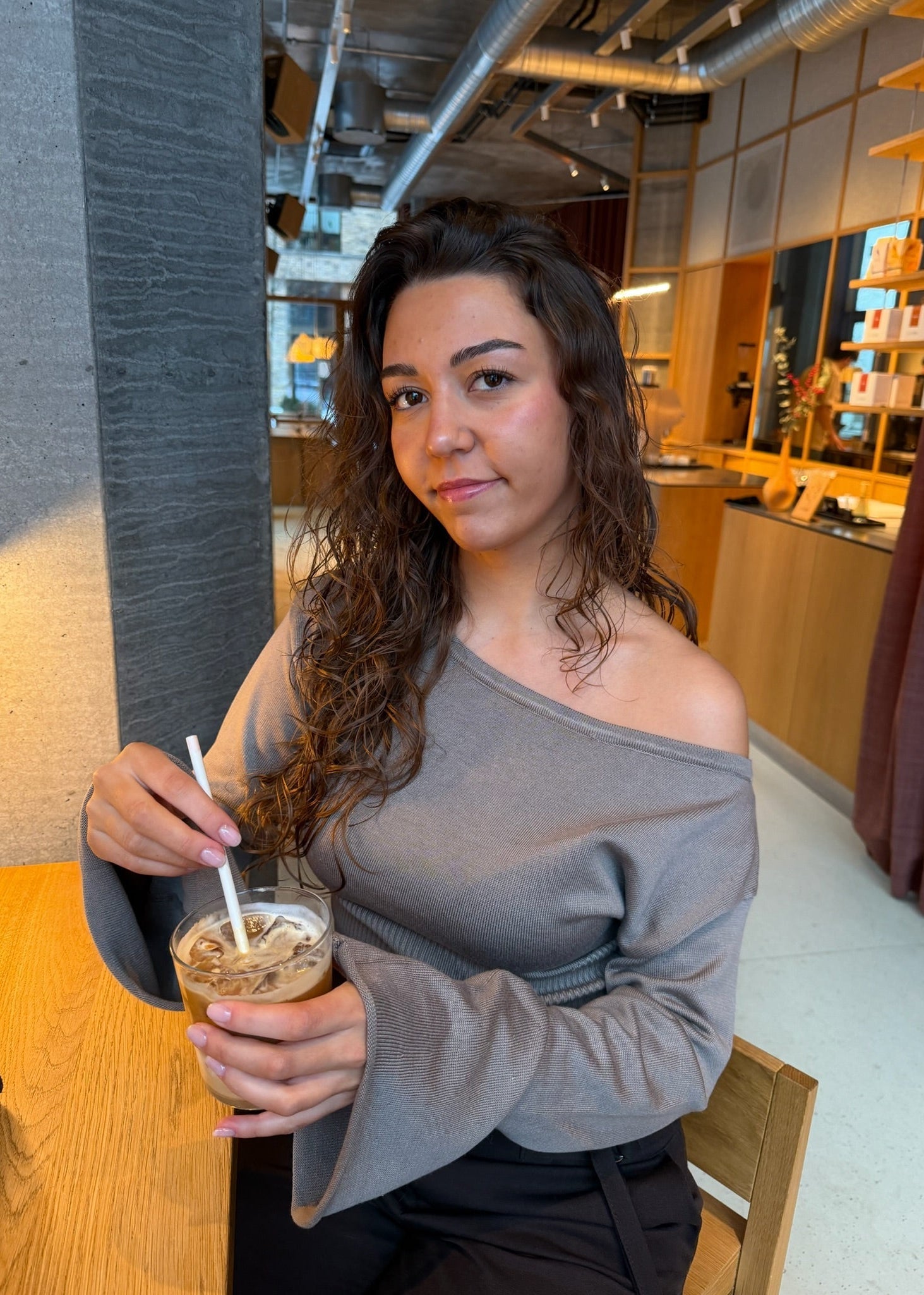 Liva Fitted Strik - Taupe - ByStenholt.dk