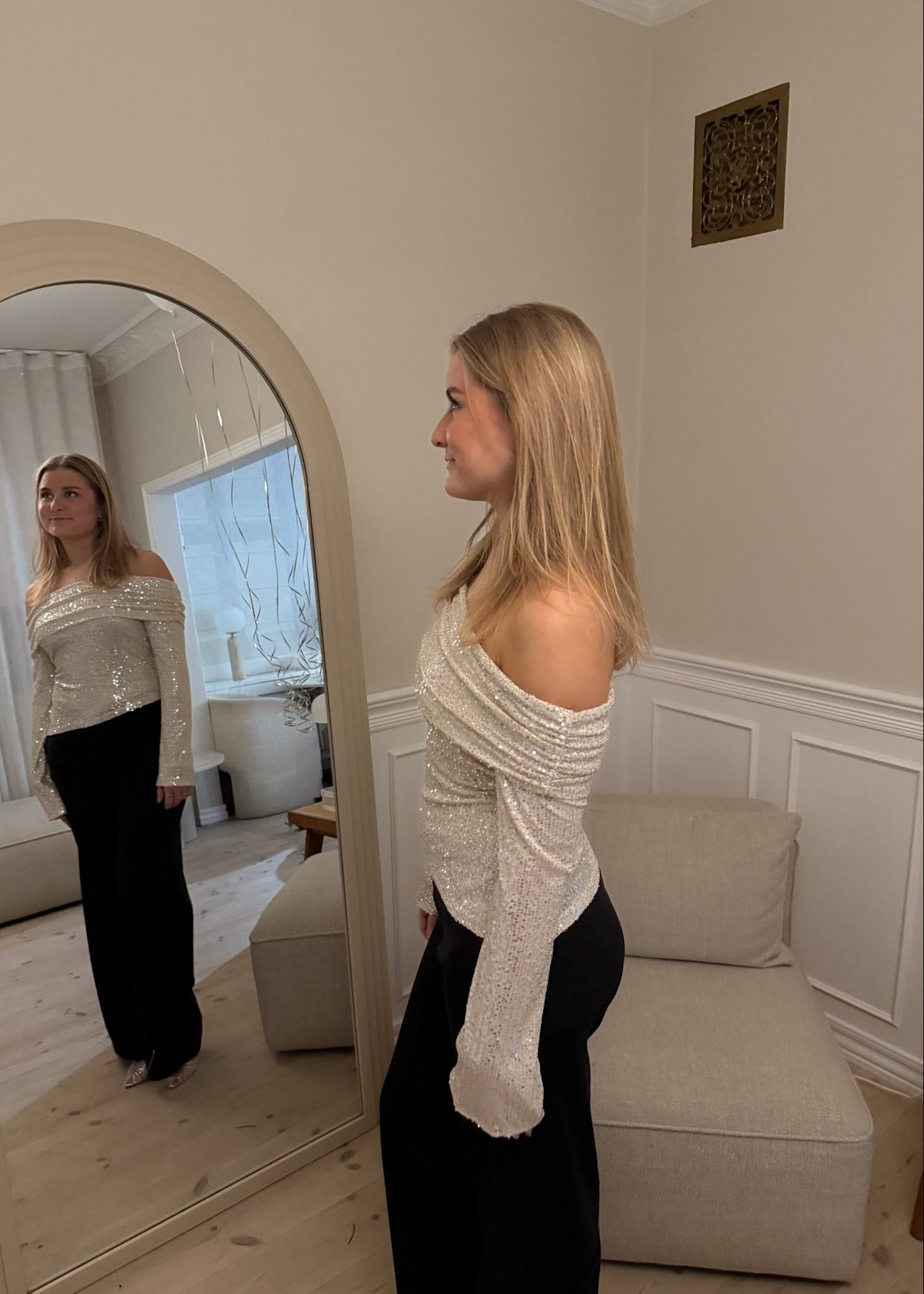 Lumi Paillet Off Shoulder Bluse - Creme - ByStenholt.dk