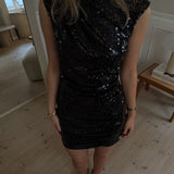 Luna Paillet Mini Kjole - Sort - ByStenholt.dk