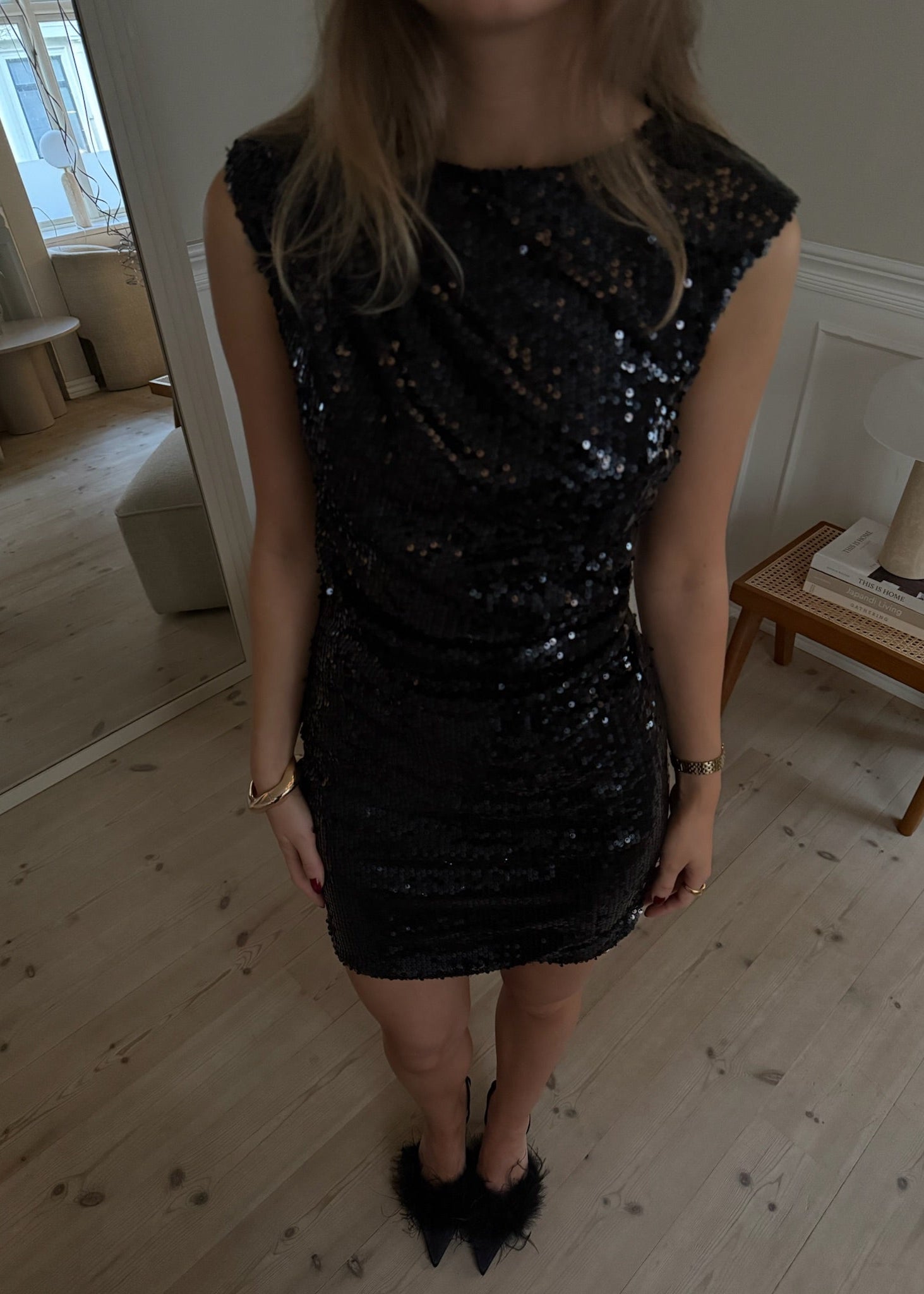 Luna Paillet Mini Kjole - Sort - ByStenholt.dk