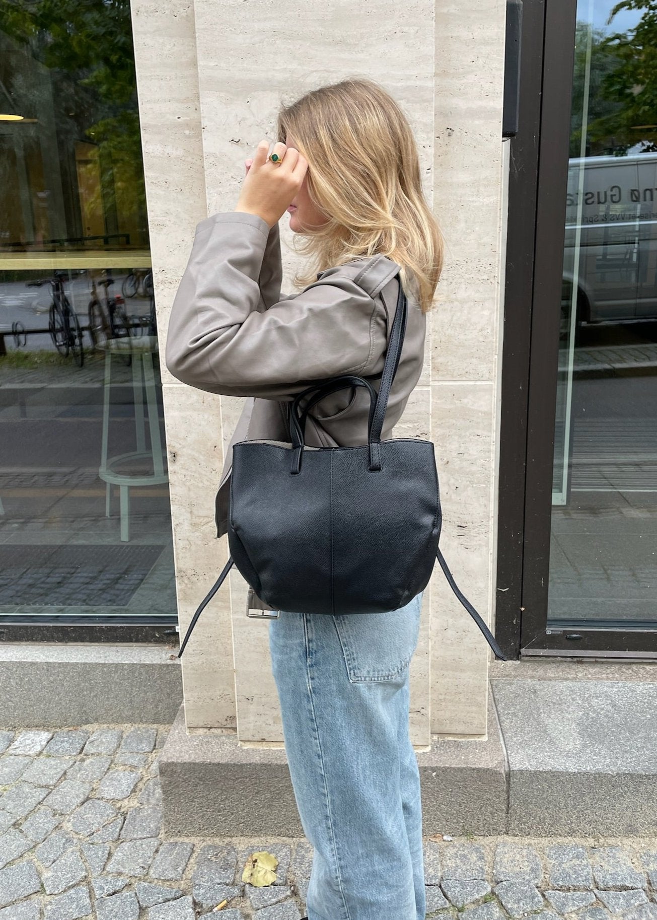 Mila Taske - Sort (Small) - ByStenholt.dk