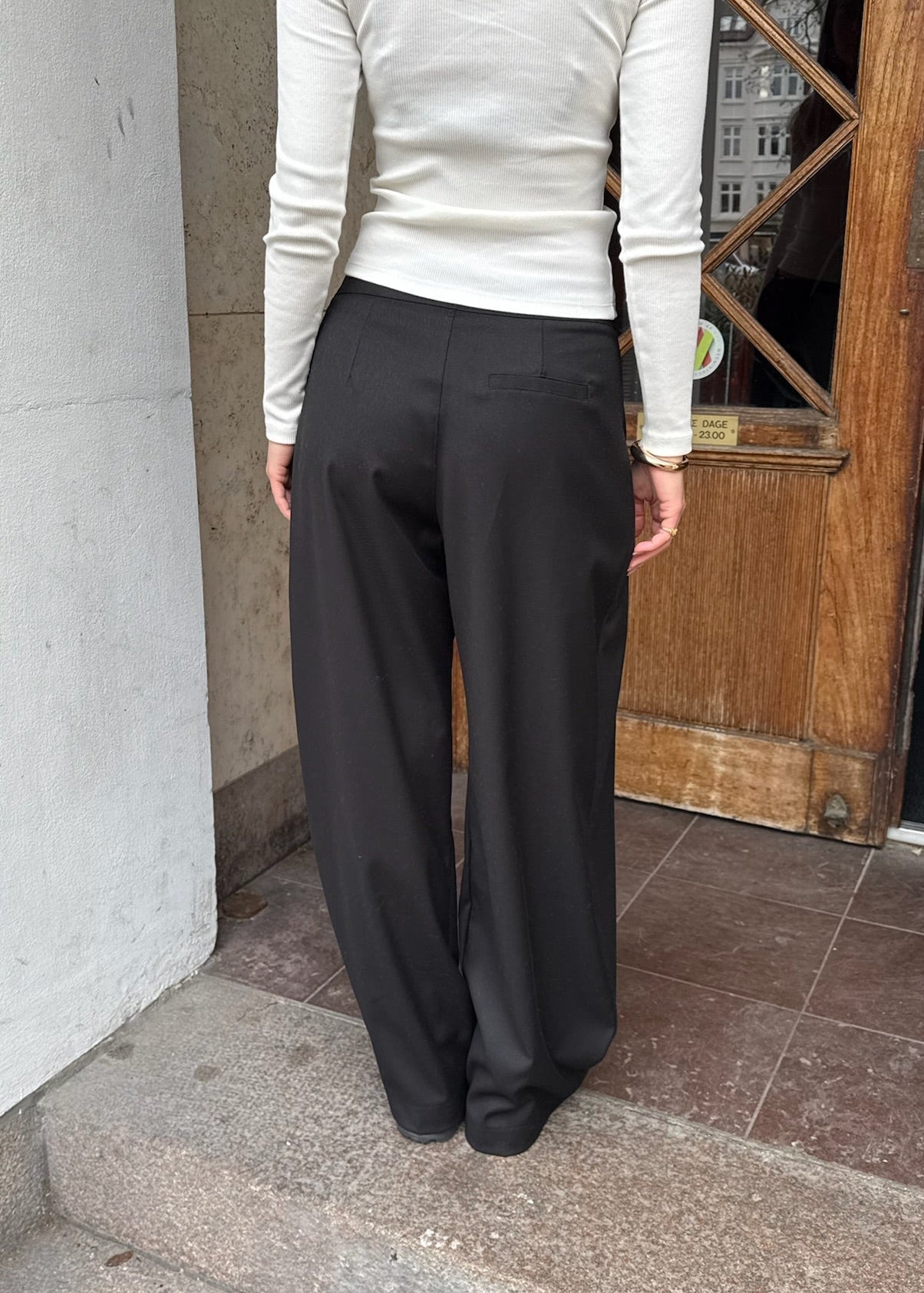 Nula Bukser med Crossover og spænde - Sort - ByStenholt.dk