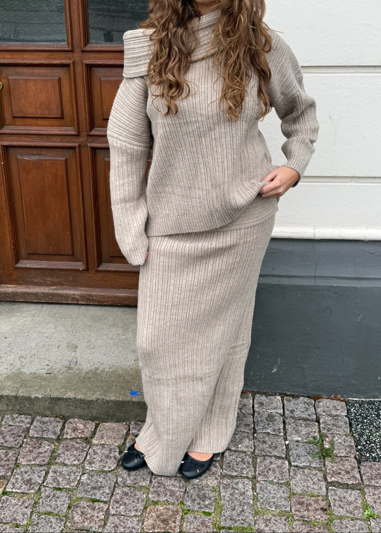 Off Shoulder Strik Sæt - Beige - ByStenholt.dk