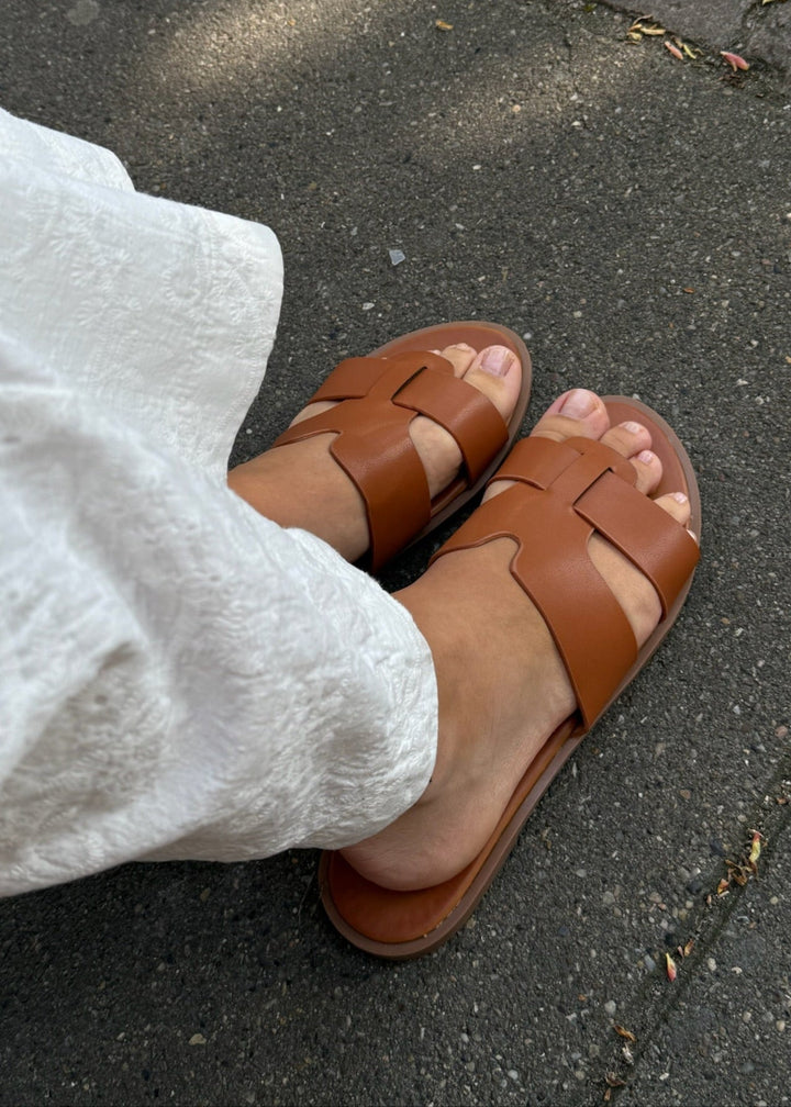 Rie Sandaler - Camel - ByStenholt.dk