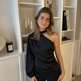 Satin One Shoulder Bluse - Sort - ByStenholt.dk