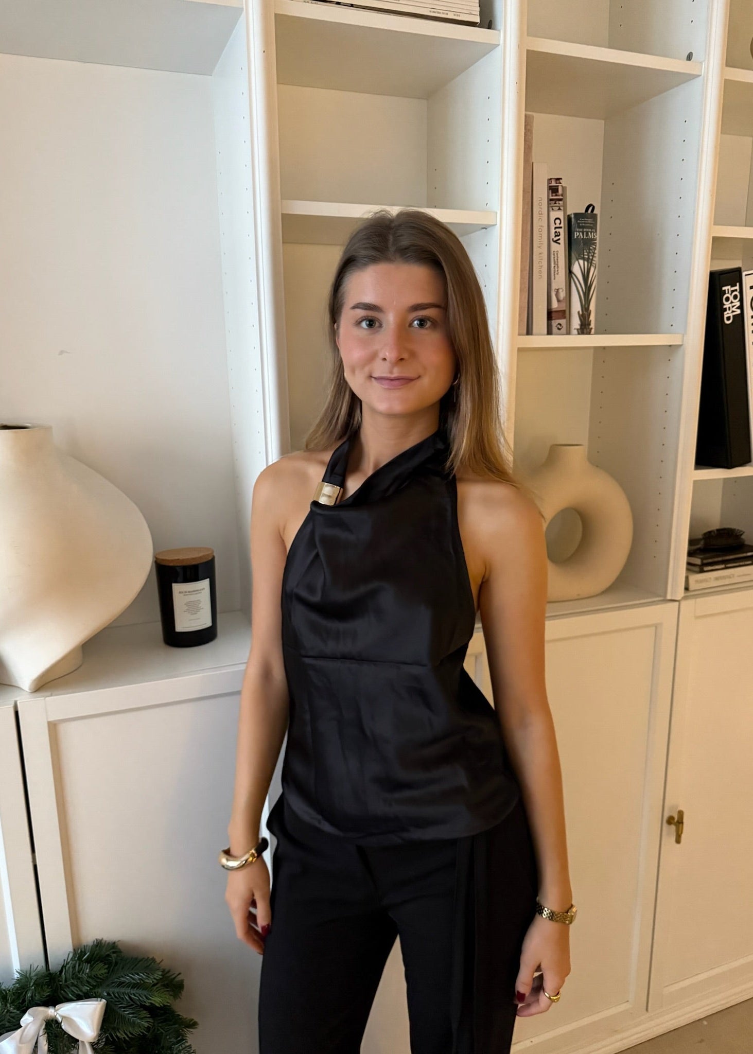 Satin Top med Guldring - Sort - ByStenholt.dk