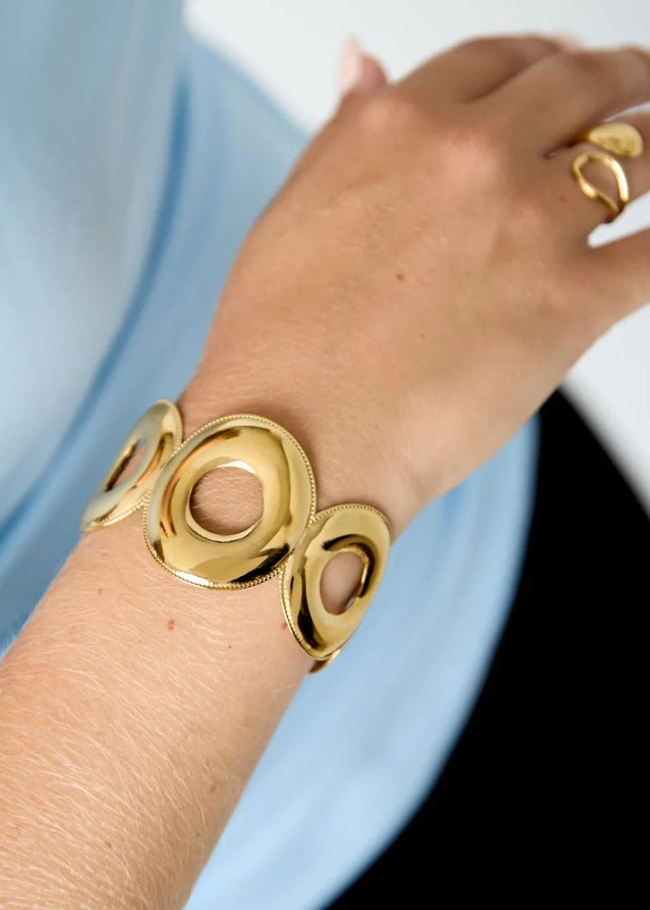 Sculpted Armbånd - Guldbelagt - ByStenholt.dk