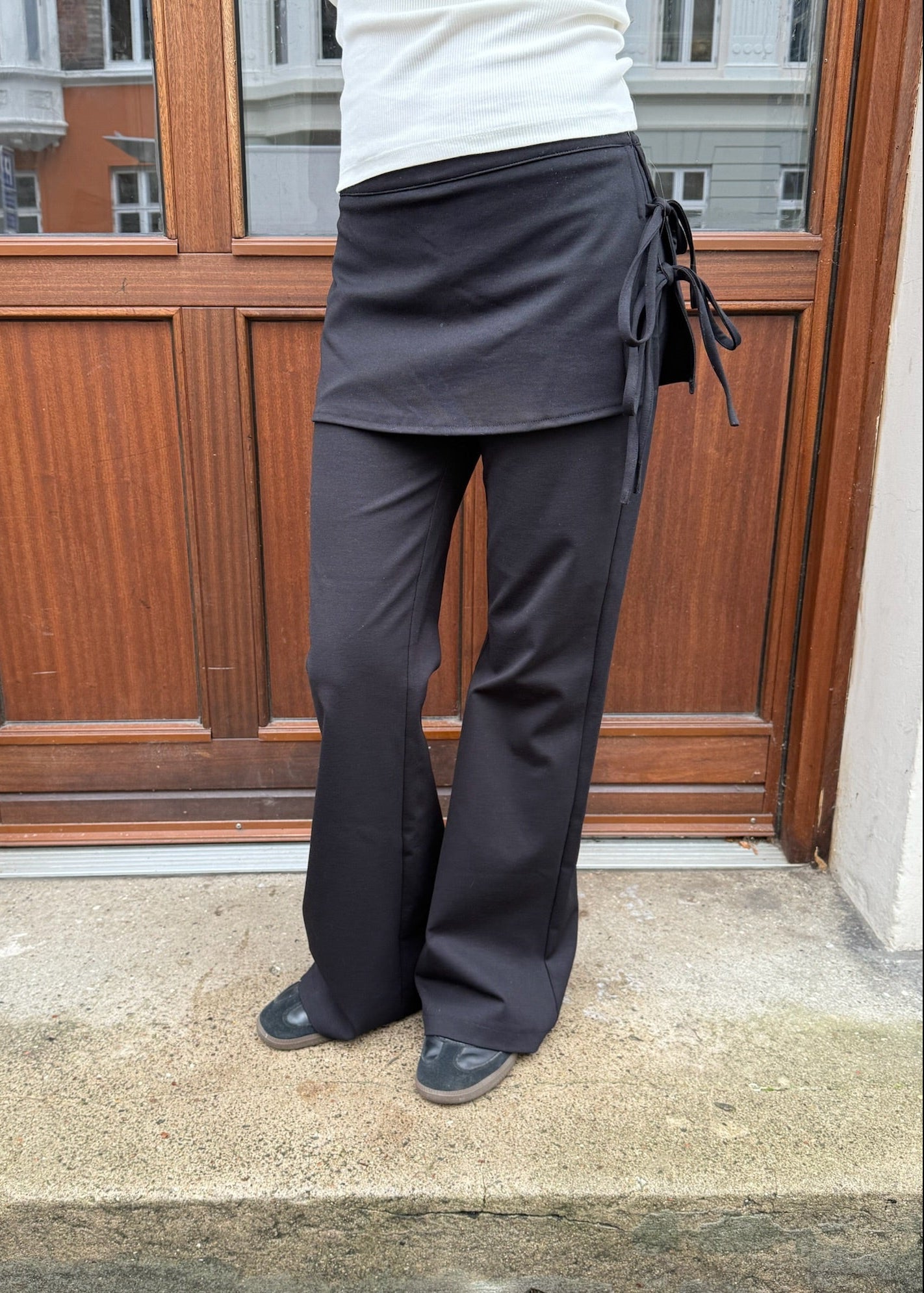 Tora Bukser med nederdel - Sort - ByStenholt.dk